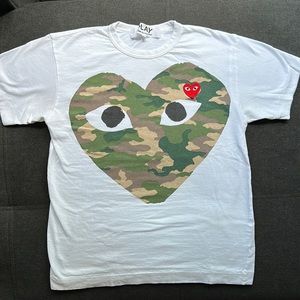 Comme Des Garçons PLAY Camouflage hearts Tshirt (Size S)